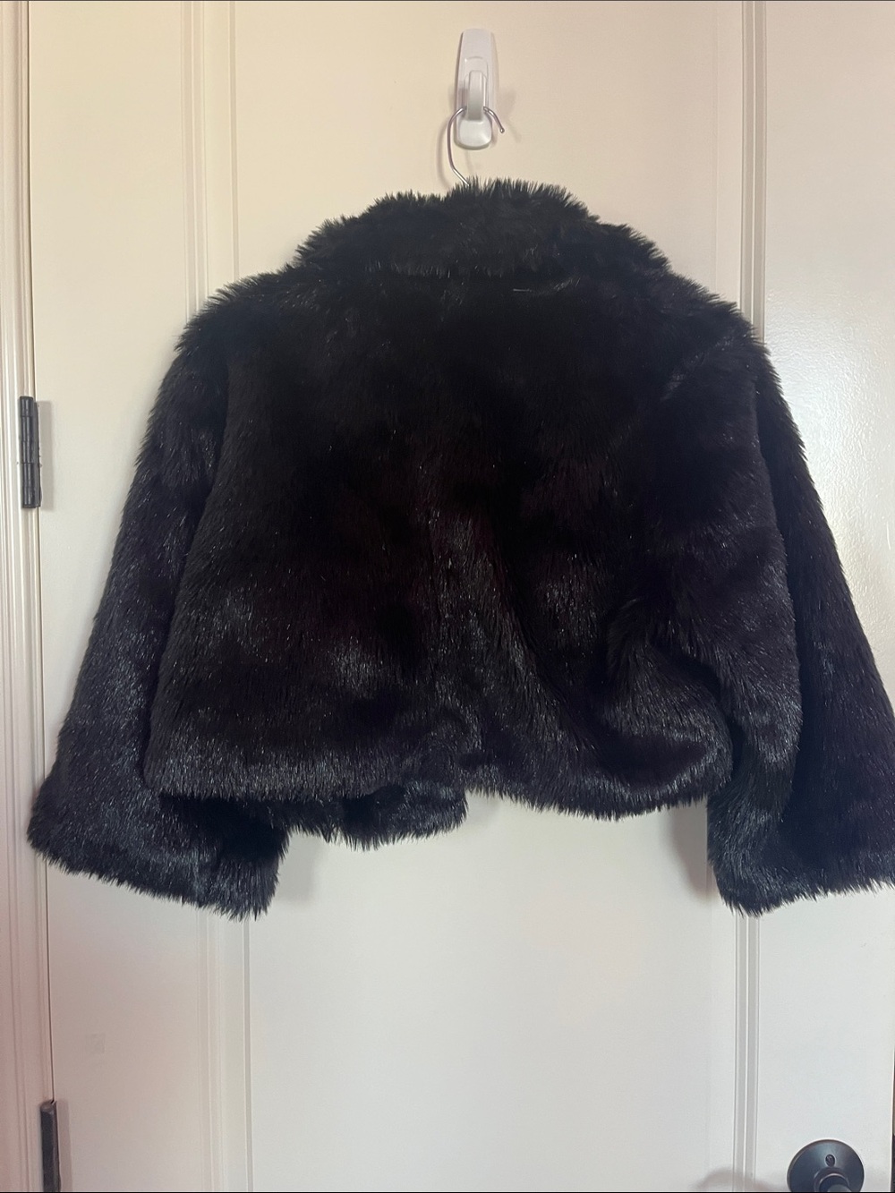 Mossimo Black Faux Fur Cropped Jacket Size XL - Picture 4 of 5